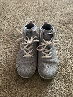 Skechers Light Gray Knit High-Top Athletic Sneakers.